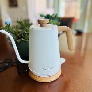White Electric Kettle with Wooden Handle